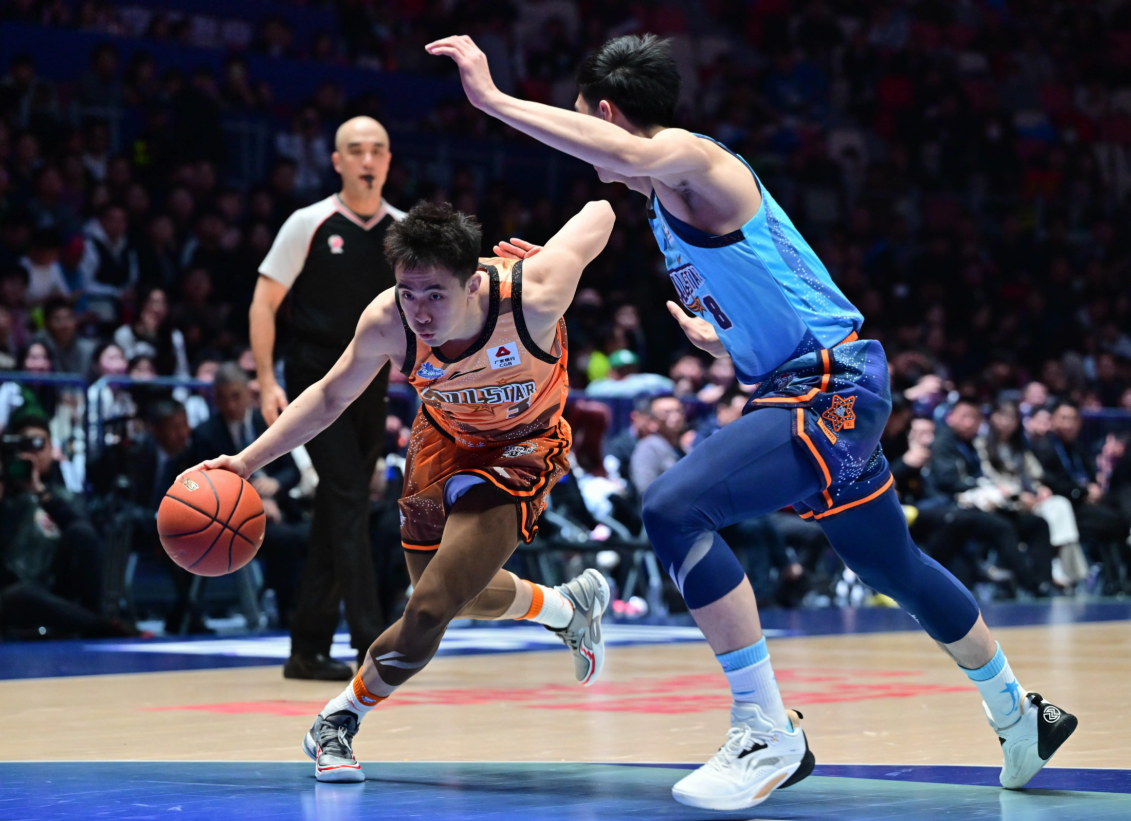 包含今夜CBA季后赛焦点战，新奥尔良鹈鹕官宣签约，压力陡增，球队文化再被提及的词条