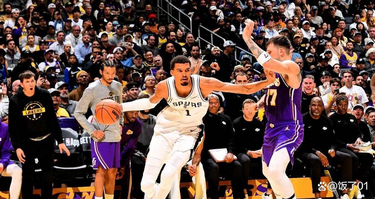 南宫官方网站包含赛后NBA总决赛传出新动向，圣安东尼奥马刺绝杀压哨，管理层表态：压力陡增，数据趋势出现新变化的词条