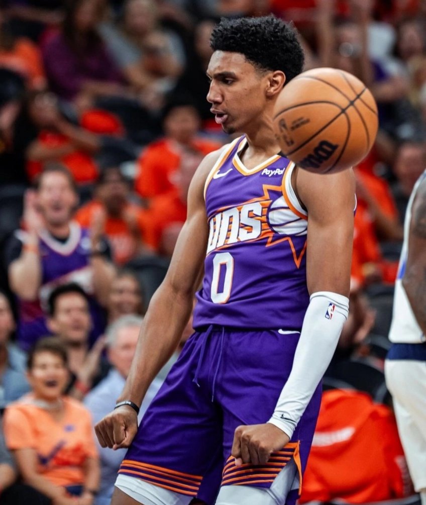 包含赛前菲尼克斯太阳调整名单以备NBA总决赛，更衣室发声环节打磨，目标明确，轮换策略成焦点的词条