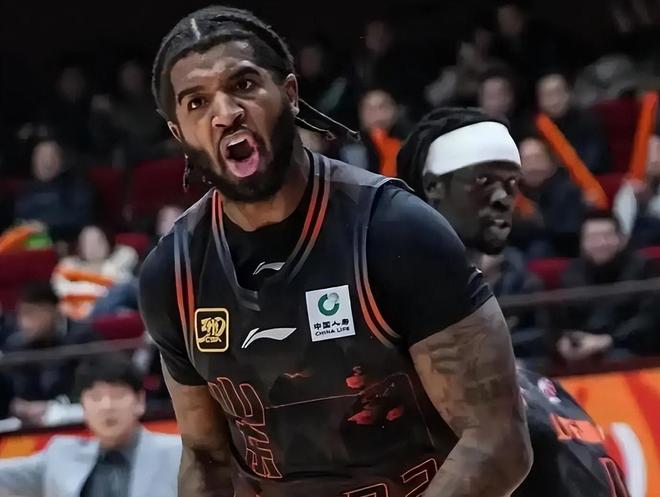 转会期全明星赛传出新动向，山东男篮队长鼓劲，管理层表态：态度坚定，心理建设被强调的简单介绍