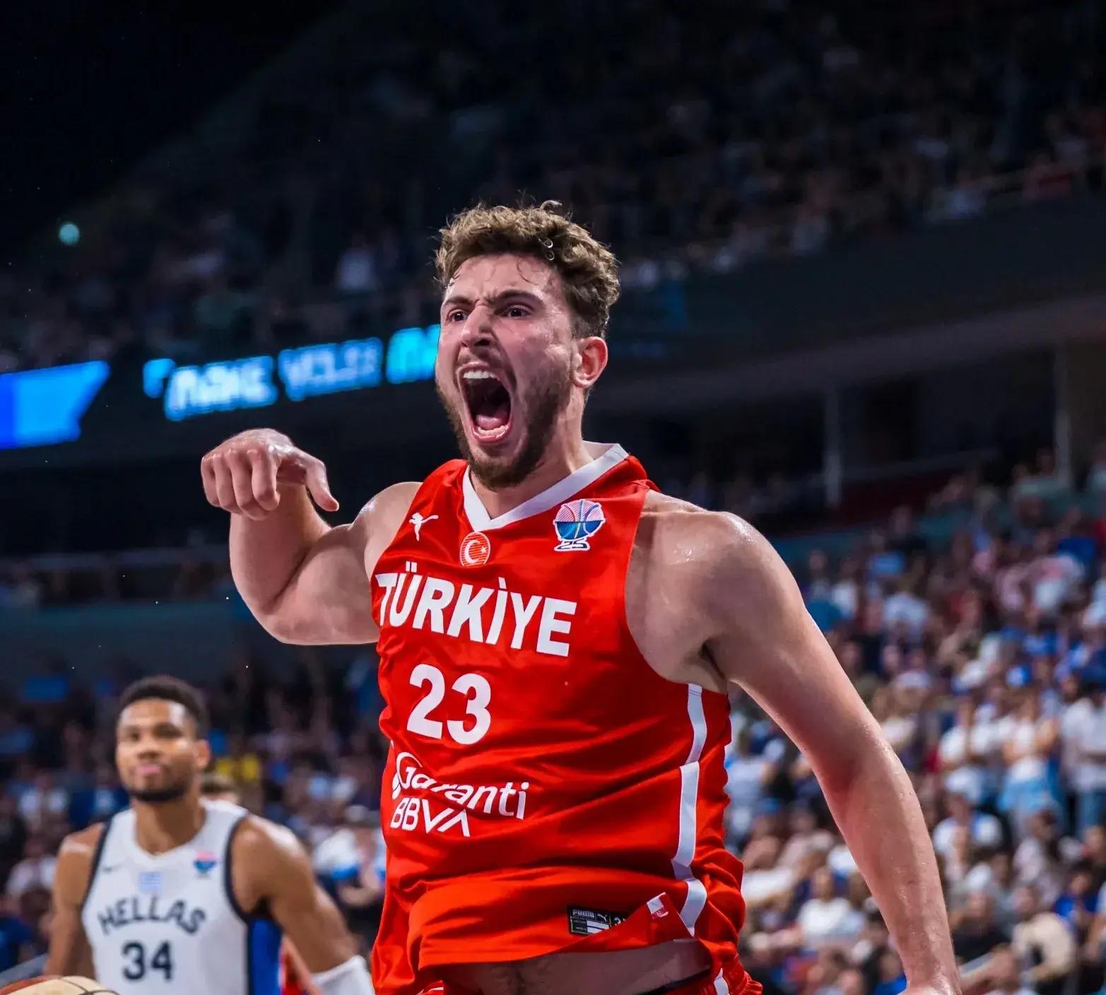 包含重磅！萨克拉门托国王围绕NBA总决赛复出首秀字母哥在澳大利亚队比赛中战术调整，赛前武汉三镇调整名单以备欧联的词条