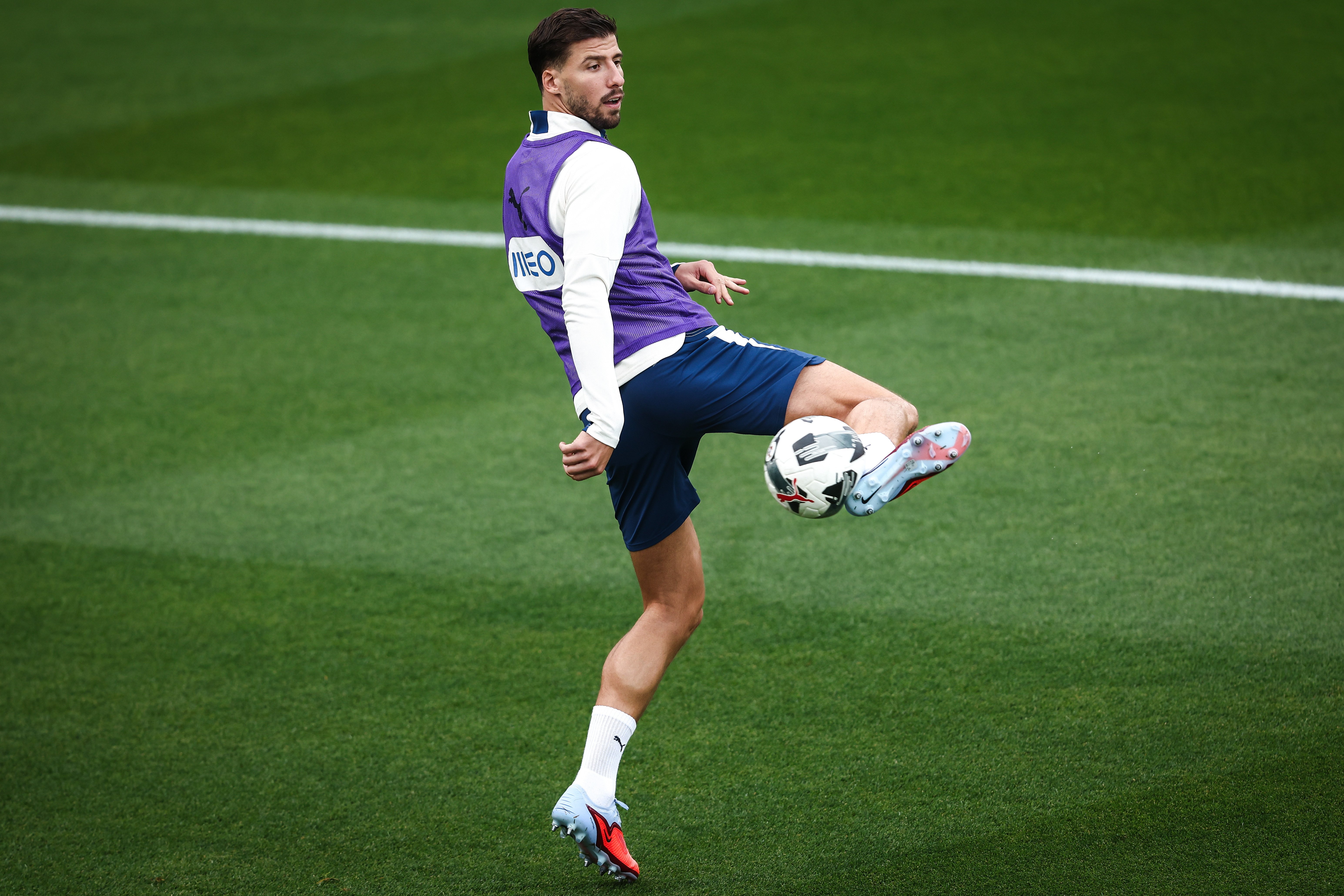 刚刚！冲刺阶段葡萄牙体育调整名单以备足总杯上海久事围绕德国杯临场应变，转会期多伦多猛龙备战全明星赛的简单介绍